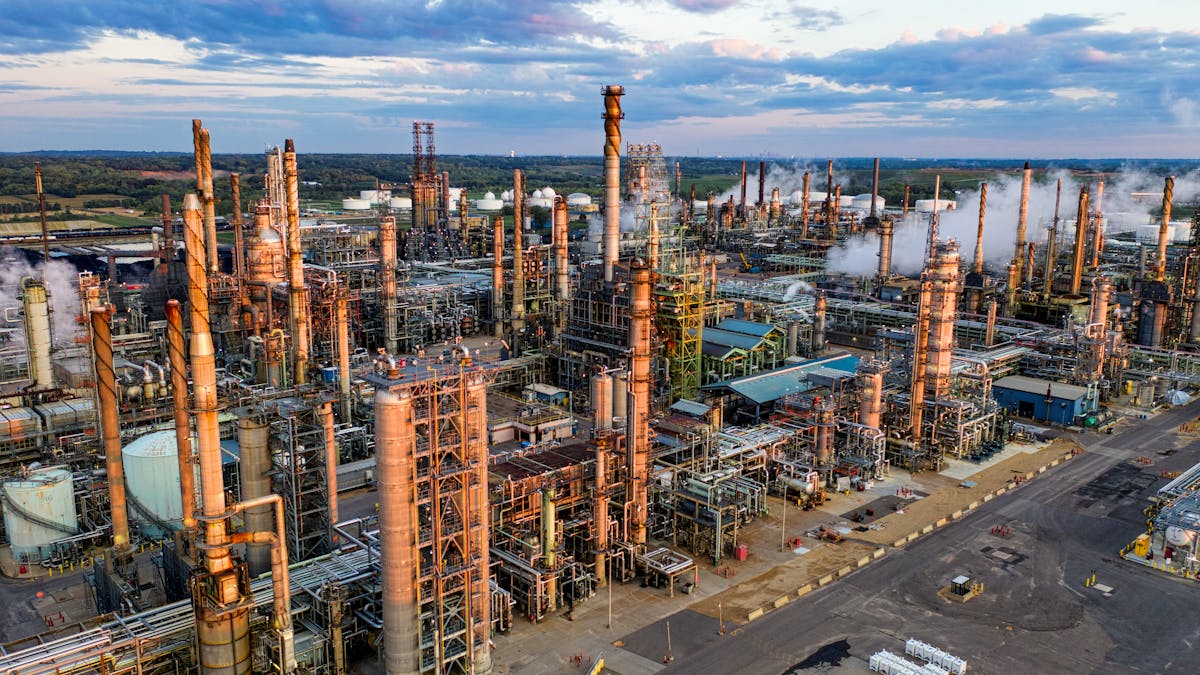 Dangote Refinery Hits Full 650,000 BPD Capacity, Begins Exporting to Five African Countries